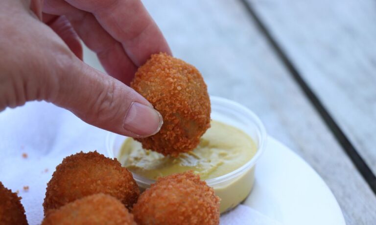 Borrel tip voor vegetariërs: de vegetarische bitterbal! Borrel tip vegetariërs vegetarische bitterbal