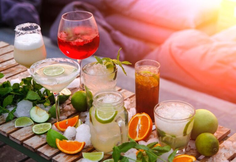 Zomerse cocktails maken